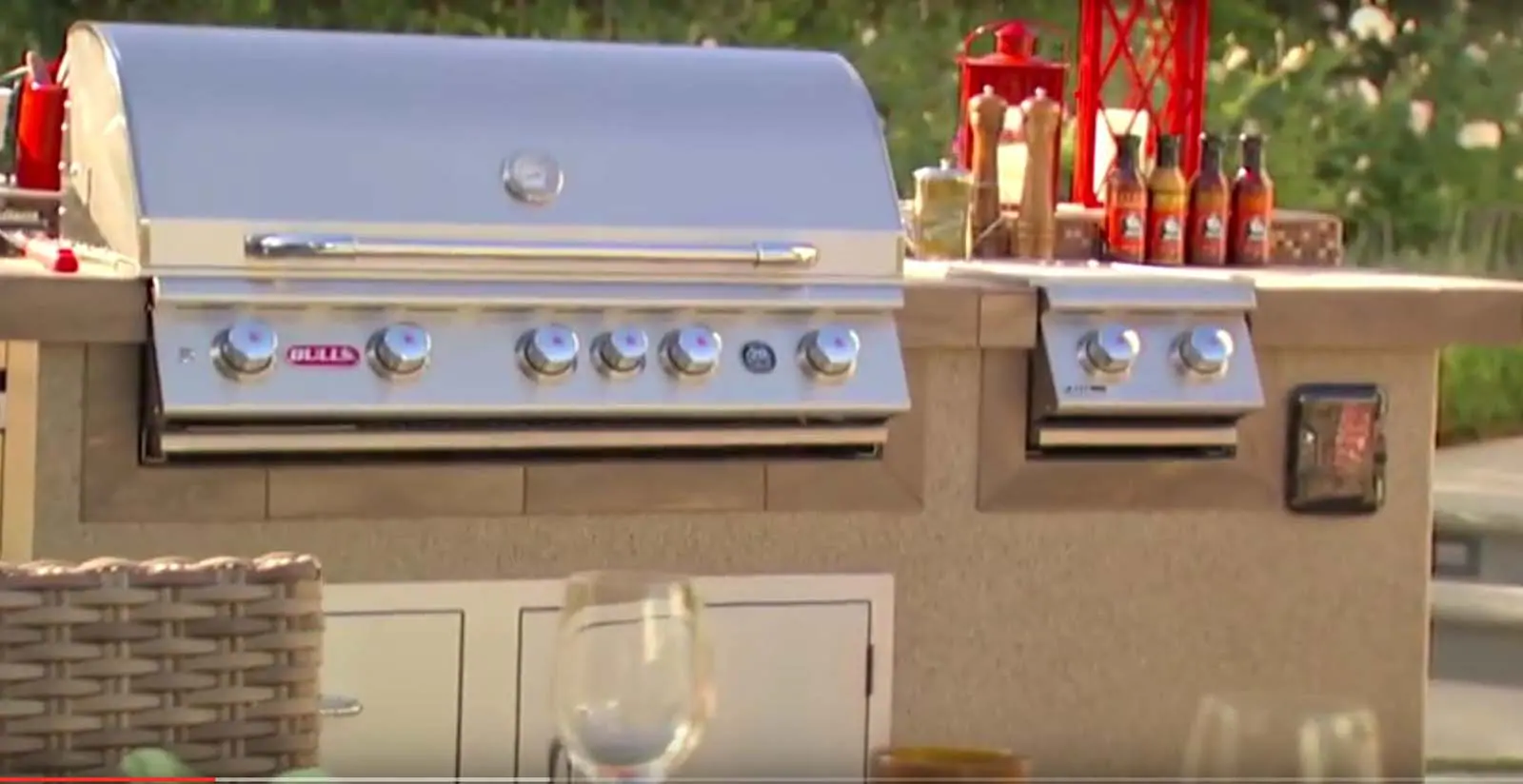 feature-video-thumb-bull